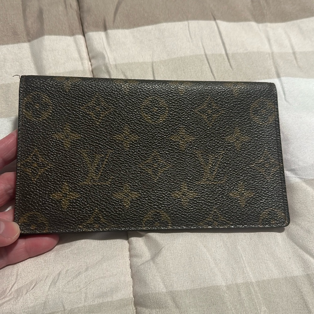 Louis Vuitton 💯 authentic monogram pocket agenda cover/passport holder